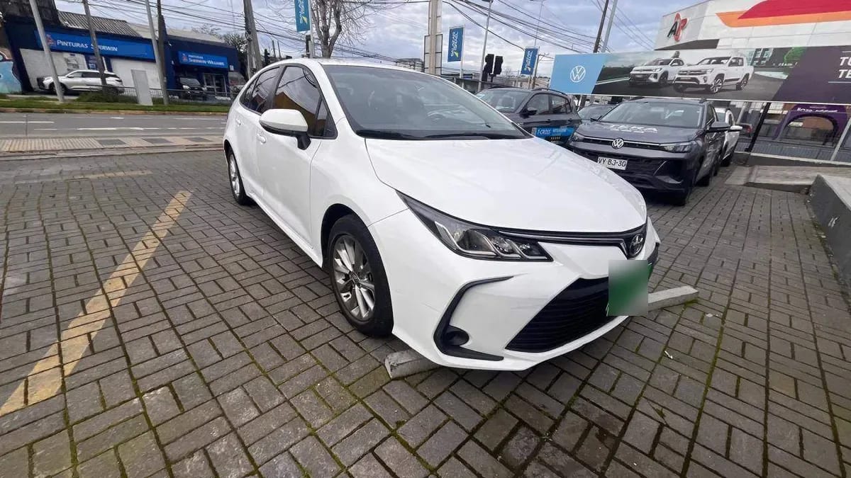 Toyota Corolla 1.6 Xli 4x2 Mt 4p año 2022
