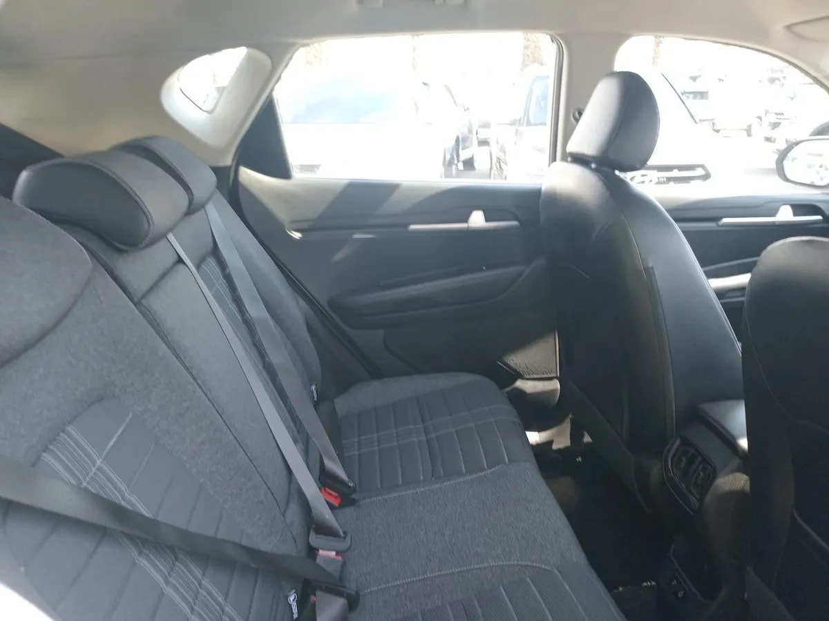 Kia Sonet 1.5 Ex 4x2 Ivt Ri At 5p año 2025
