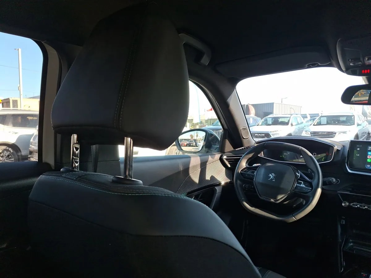 Peugeot 2008 1.5 Allure Bluehdi 130 4x2 At 5p año 2023