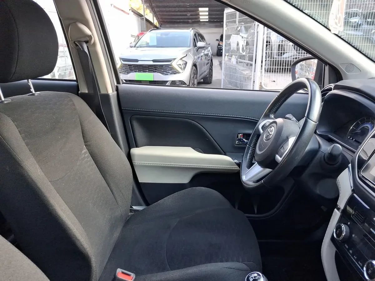 Toyota Rush 1.5 Xli 4x2 Mt 5p año 2022