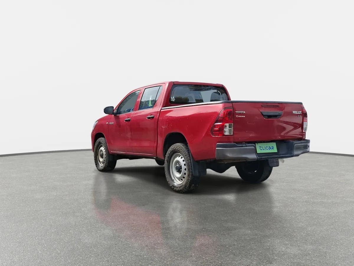 Toyota Hilux 2.4 Dx Diesel 4x2 Dob. Cab. Mt 4p año 2023