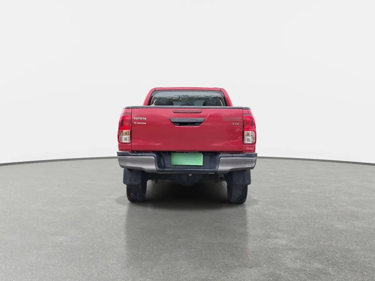 Toyota Hilux 2.4 Dx Diesel 4x2 Dob. Cab. Mt 4p año 2023