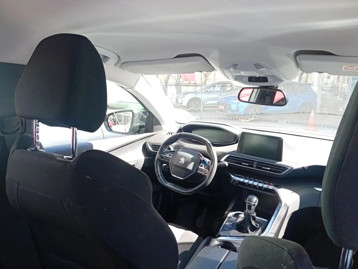Peugeot 3008 1.5 Active Pack Bluehdi 4x2 130 Mt6 5p año 2022