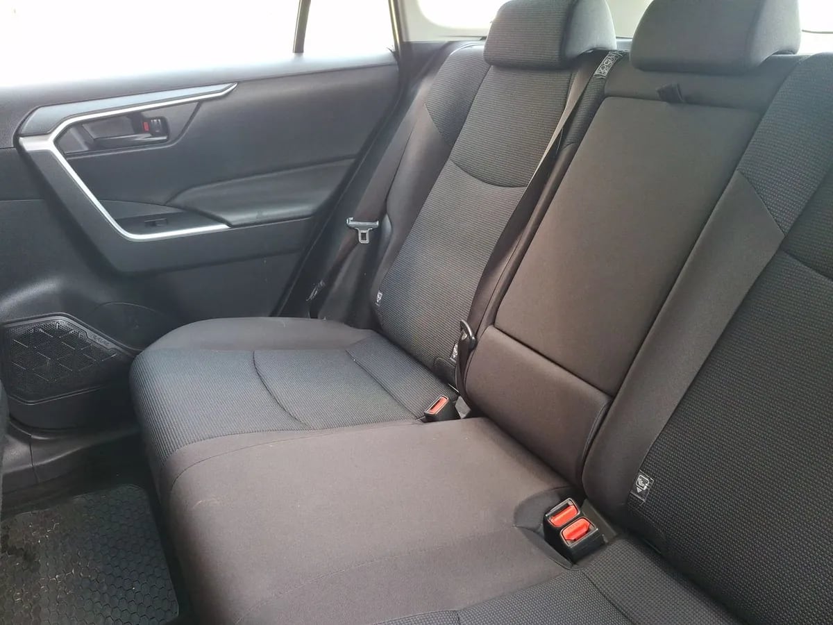 Toyota Rav 4 2.0 Le 4x2 Mt 5p año 2022