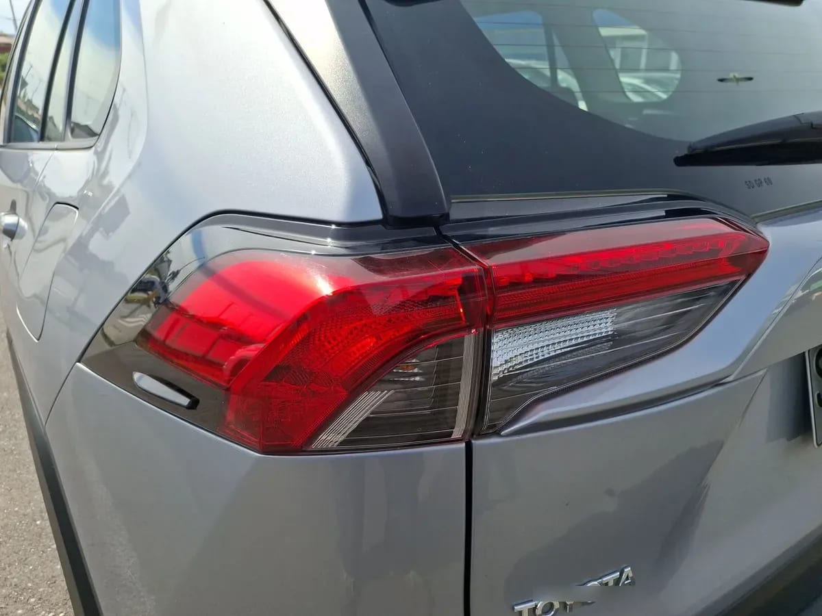 Toyota Rav 4 2.0 Le 4x2 Mt 5p año 2022