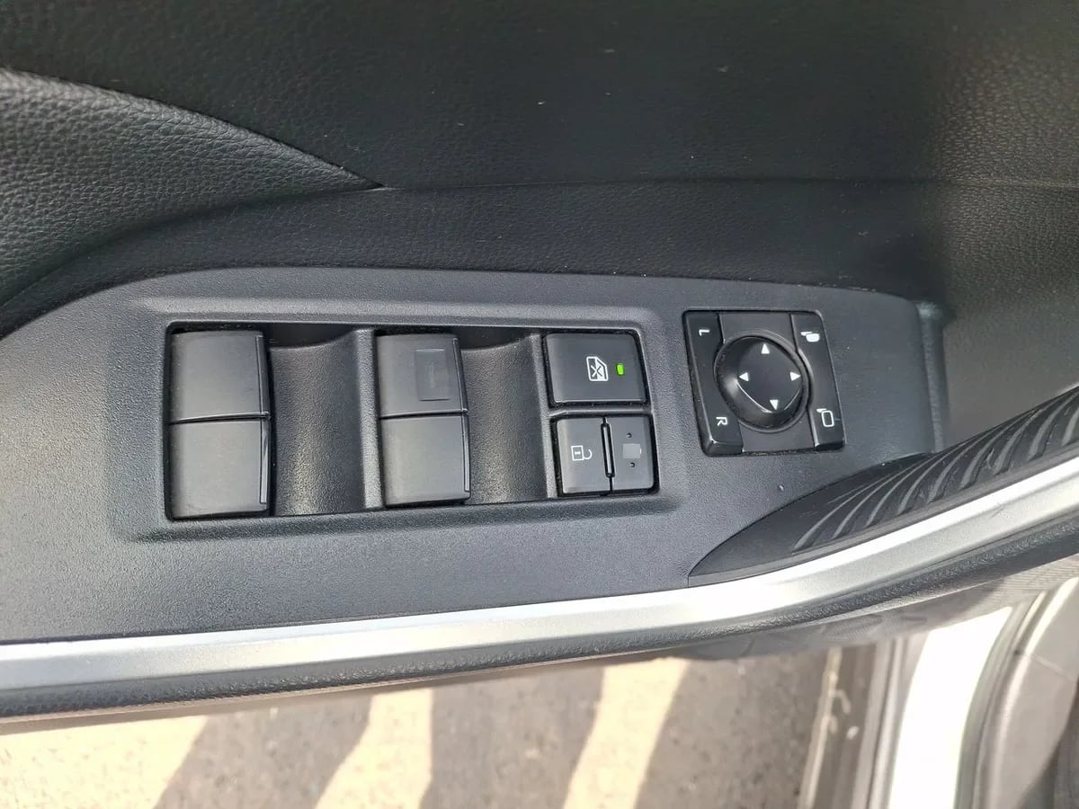Toyota Rav 4 2.0 Le 4x2 Mt 5p año 2022