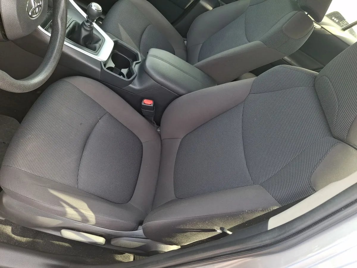 Toyota Rav 4 2.0 Le 4x2 Mt 5p año 2022