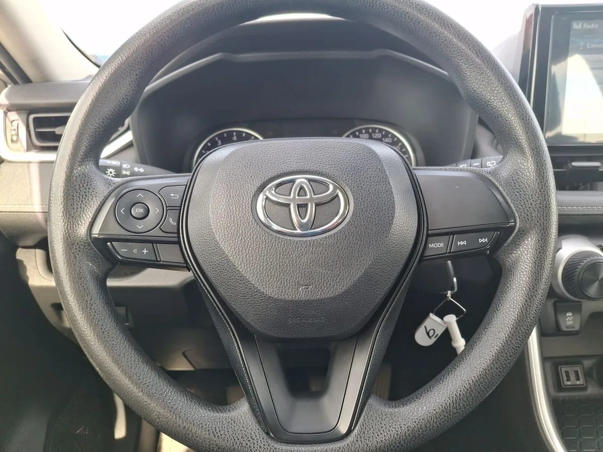 Toyota Rav 4 2.0 Le 4x2 Mt 5p año 2022