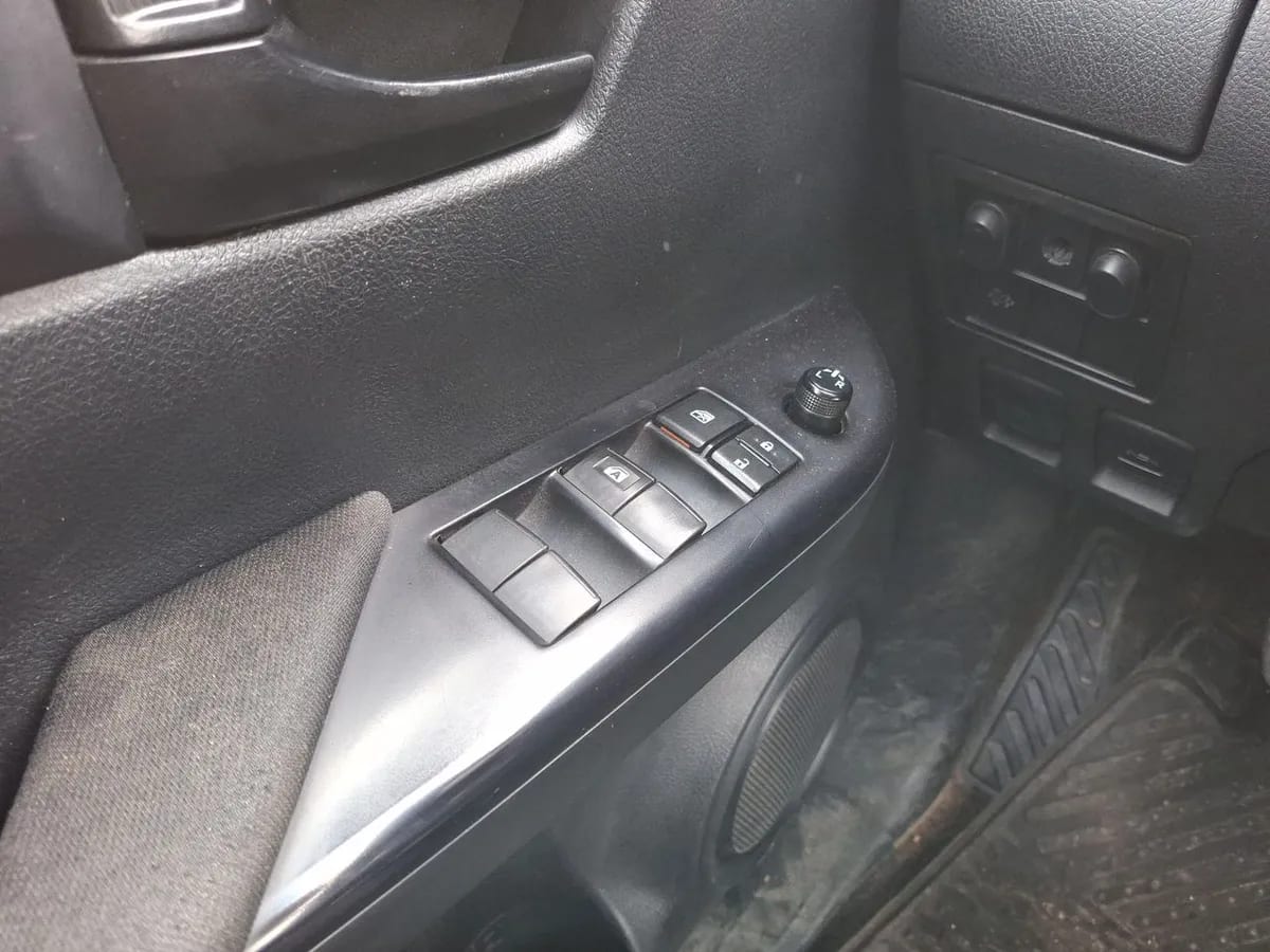 Toyota Hilux 2.4 Dx Diesel 4x2 Dob. Cab. Mt 4p año 2023