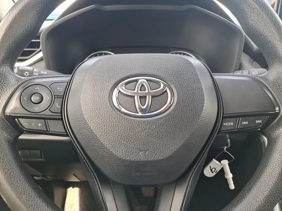Toyota Rav 4 2.0 Le 4x2 Mt 5p año 2022