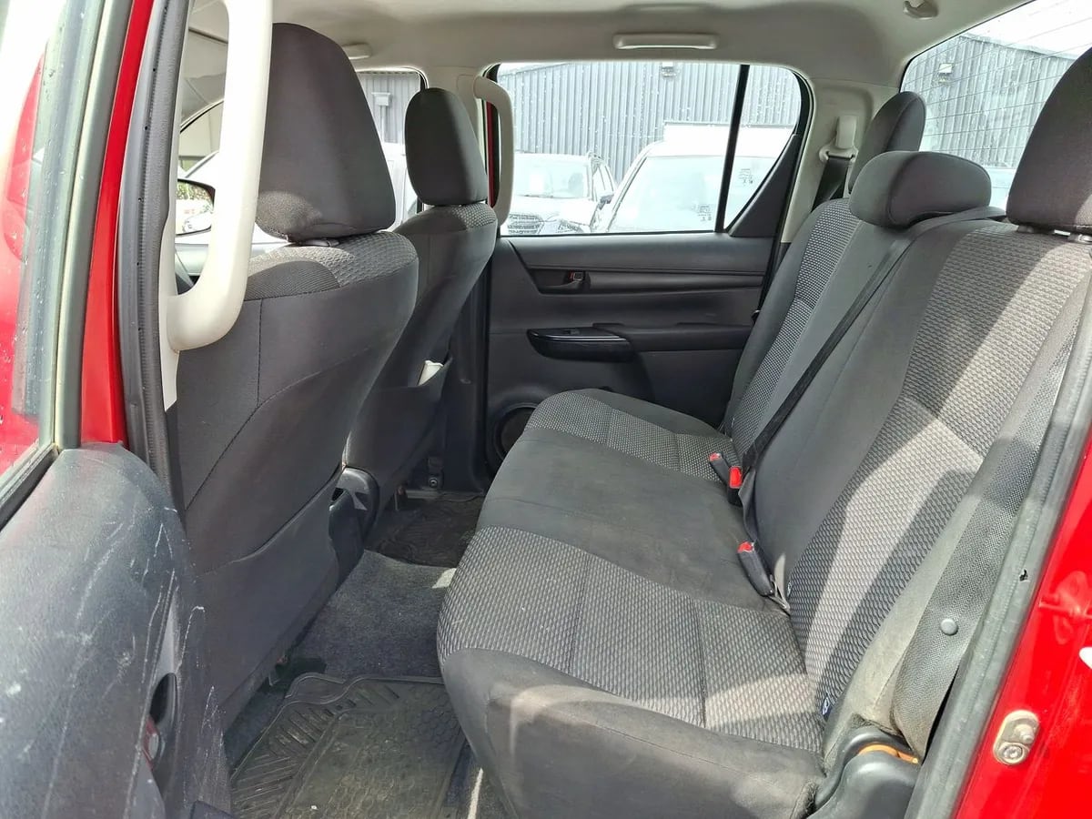 Toyota Hilux 2.4 Dx Diesel 4x2 Dob. Cab. Mt 4p año 2023