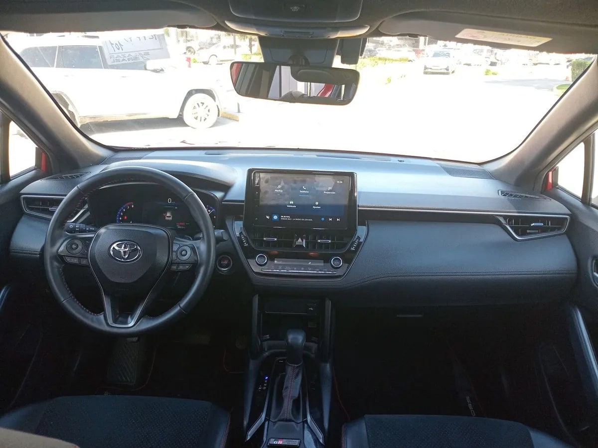 Toyota Corolla Cross 2.0 Gr-S 4x2 Cvt At 5p año 2024