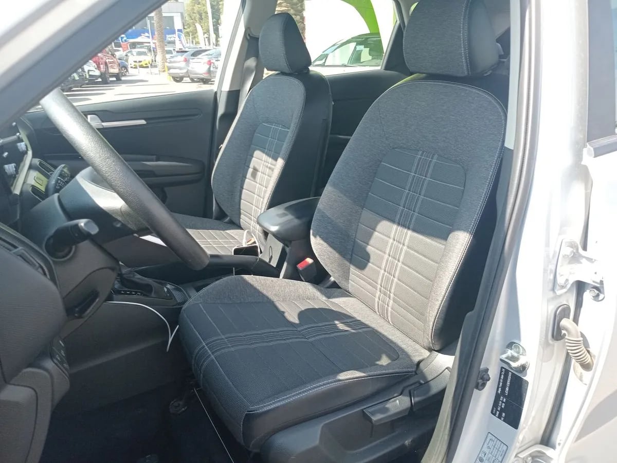 Kia Sonet 1.5 Ex 4x2 Ivt Ri At 5p año 2025