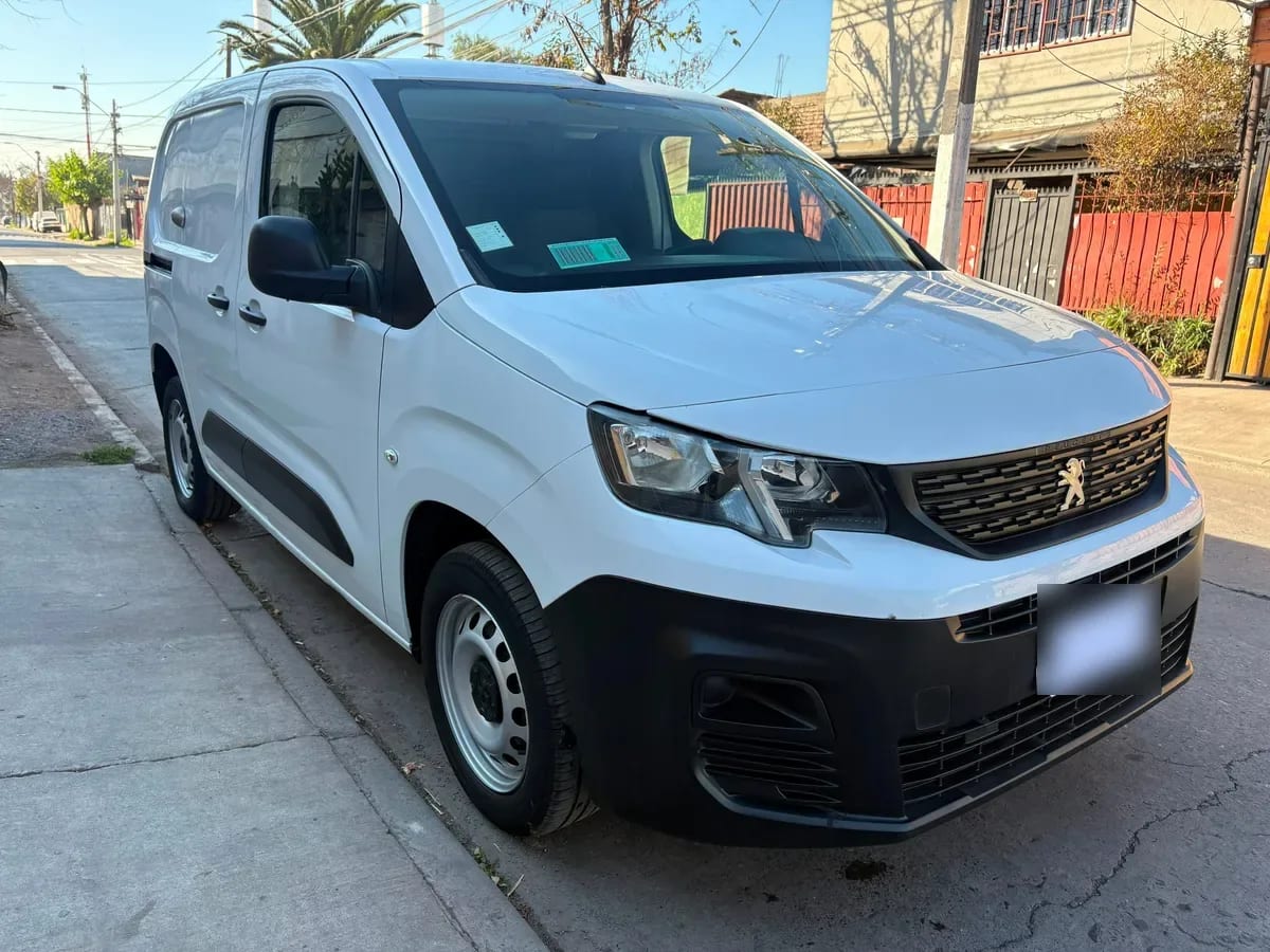 PEUGEOT PARTNER 1.5 L1 Bluehdi 100 Mt Diesel año 2023
