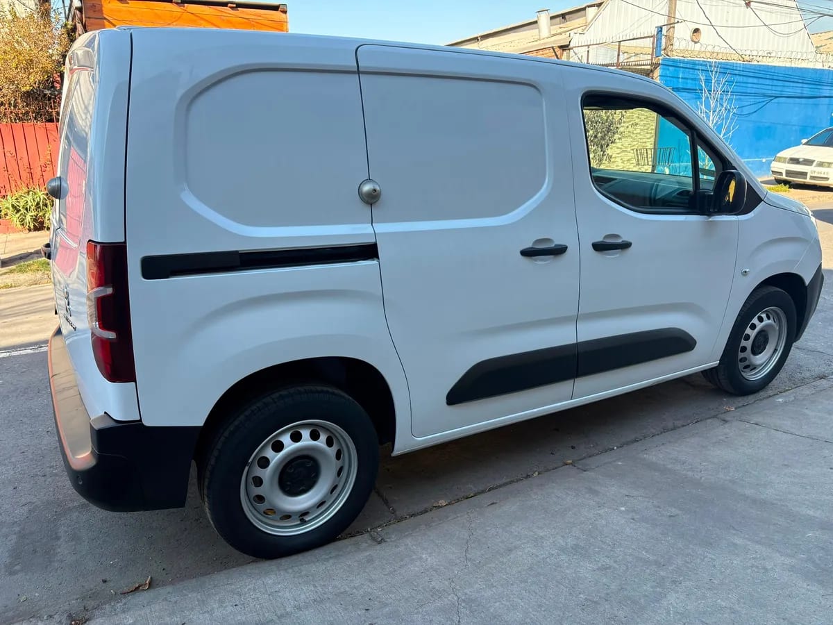 PEUGEOT PARTNER 1.5 L1 Bluehdi 100 Mt Diesel año 2023