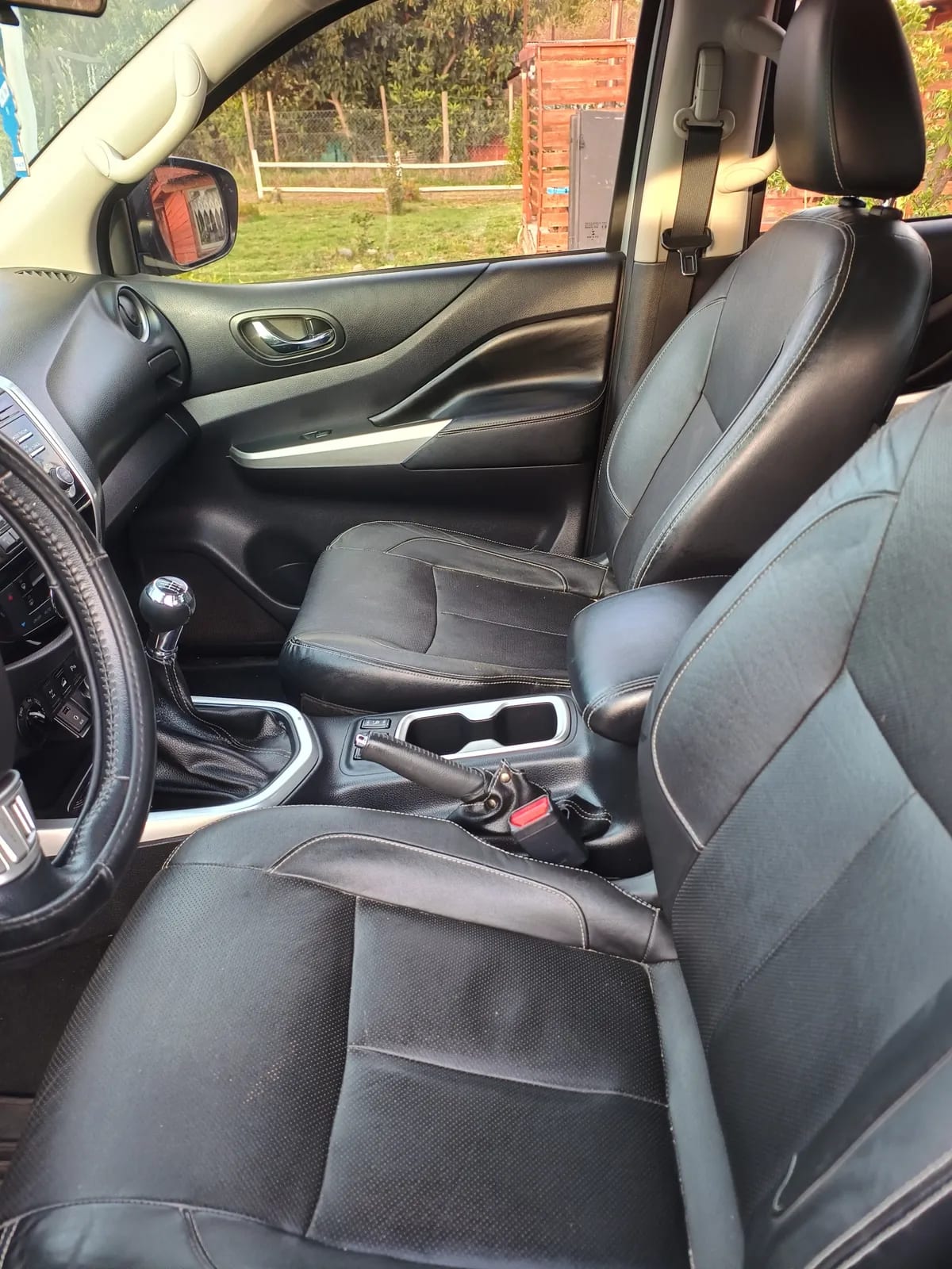 NISSAN NP300 2.3 Dsl Dc Se Mt 4wd año 2017