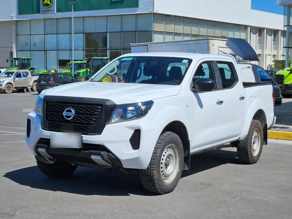Nissan Navara Dc 4x2 2.3tdi Se Mt año 2023