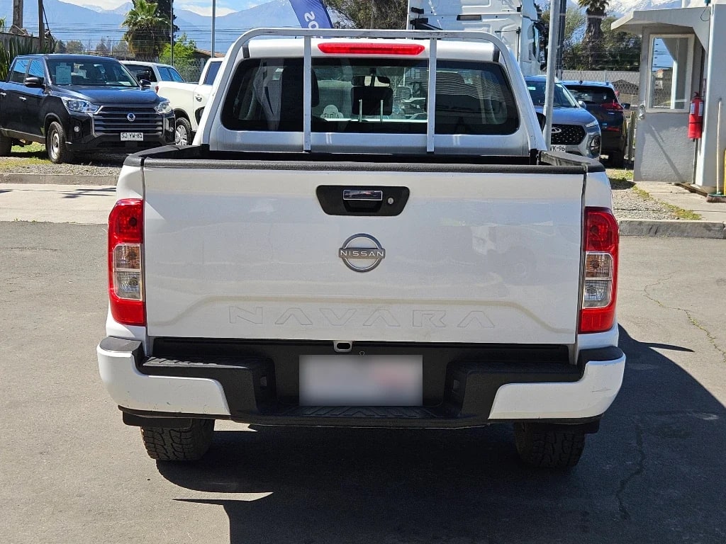 Nissan Navara Dc 4x2 2.3tdi Se Mt año 2023