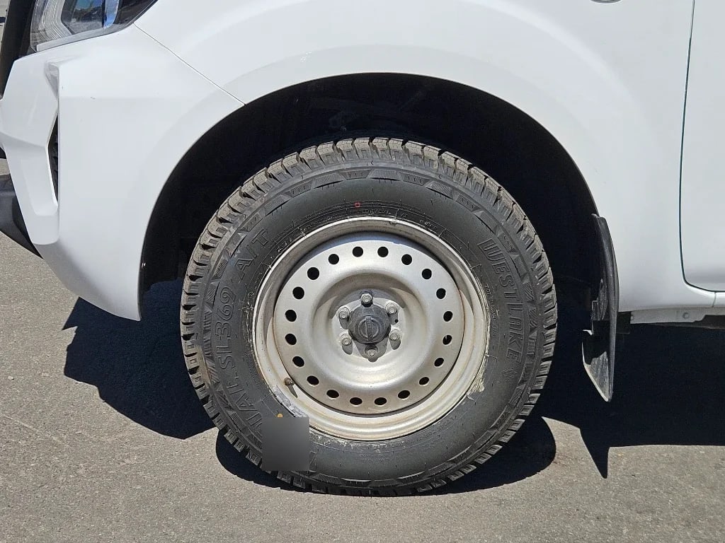 Nissan Navara Dc 4x2 2.3tdi Se Mt año 2023