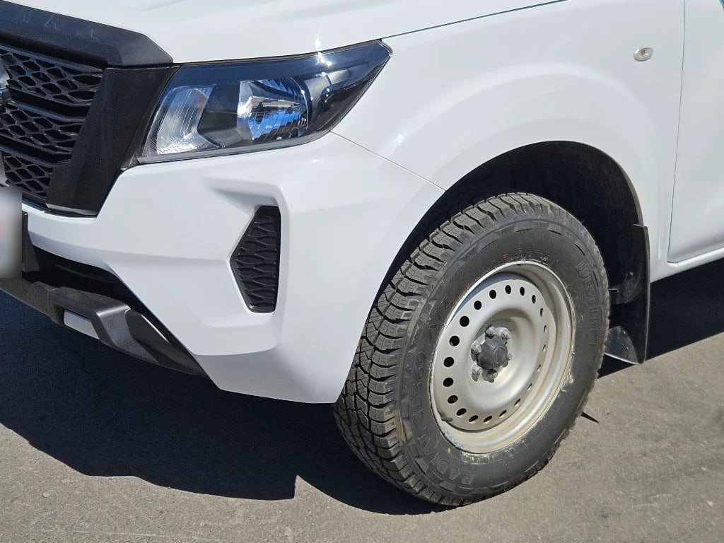 Nissan Navara Dc 4x2 2.3tdi Se Mt año 2023