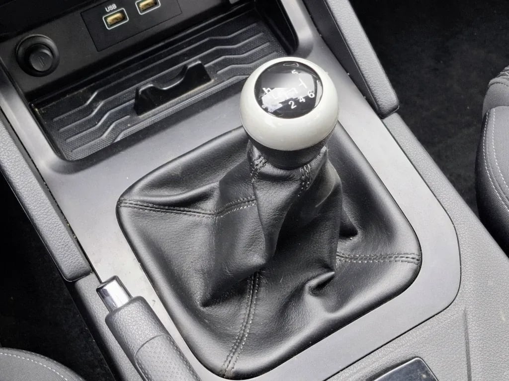 Ssangyong Grand Musso Grand Musso 2.2 4x2 Mt Full-Ql612 año 2023