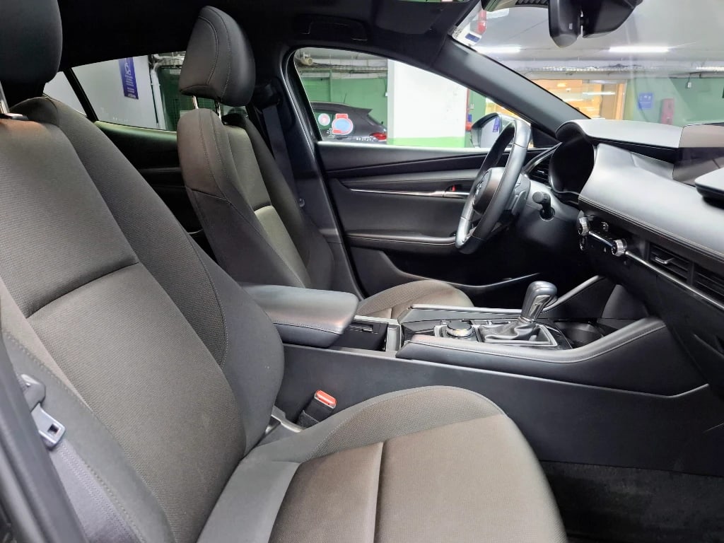 Mazda 3 Sport 3 Sp V 2.0 7g 6at año 2024
