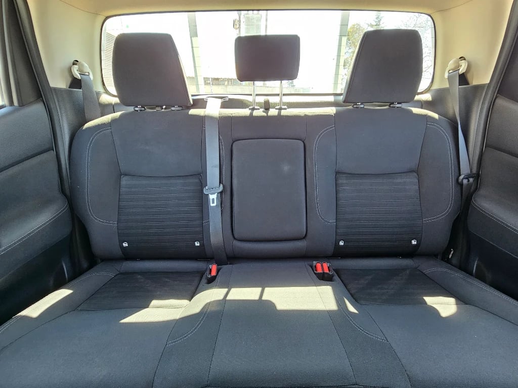 Nissan Navara Dc 4x2 2.3tdi Se Mt año 2023