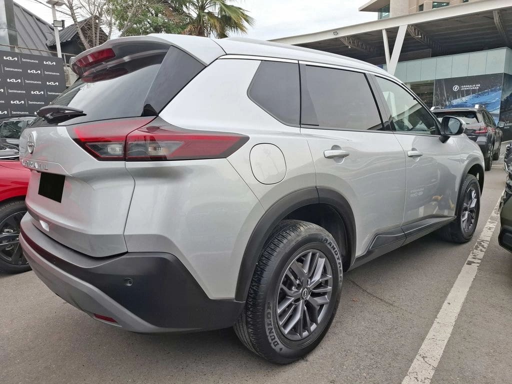 Nissan X-Trail 4x2 7p Cvt 2.5 año 2024