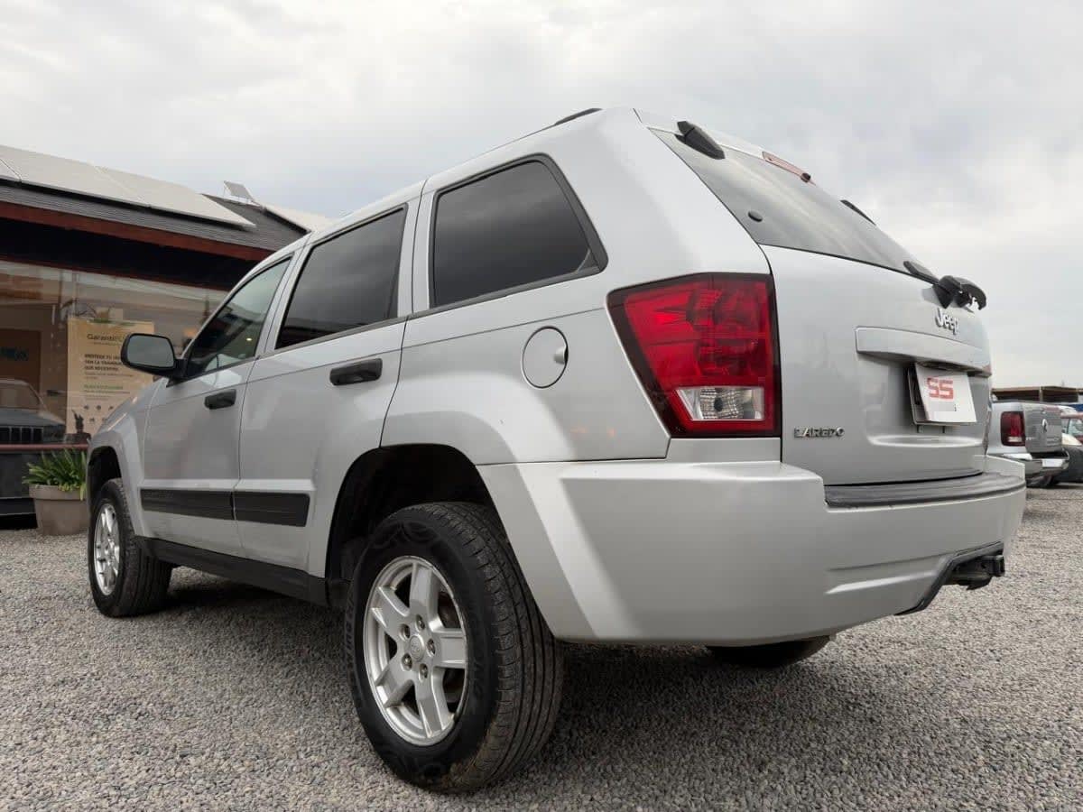 Jeep Grand Cherokee Laredo 3.7 4x4 año 2006