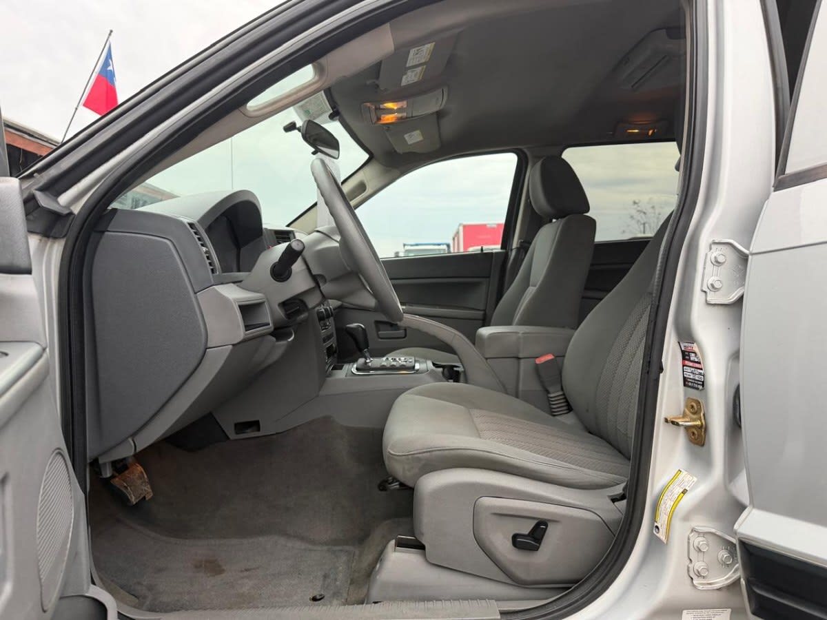 Jeep Grand Cherokee Laredo 3.7 4x4 año 2006