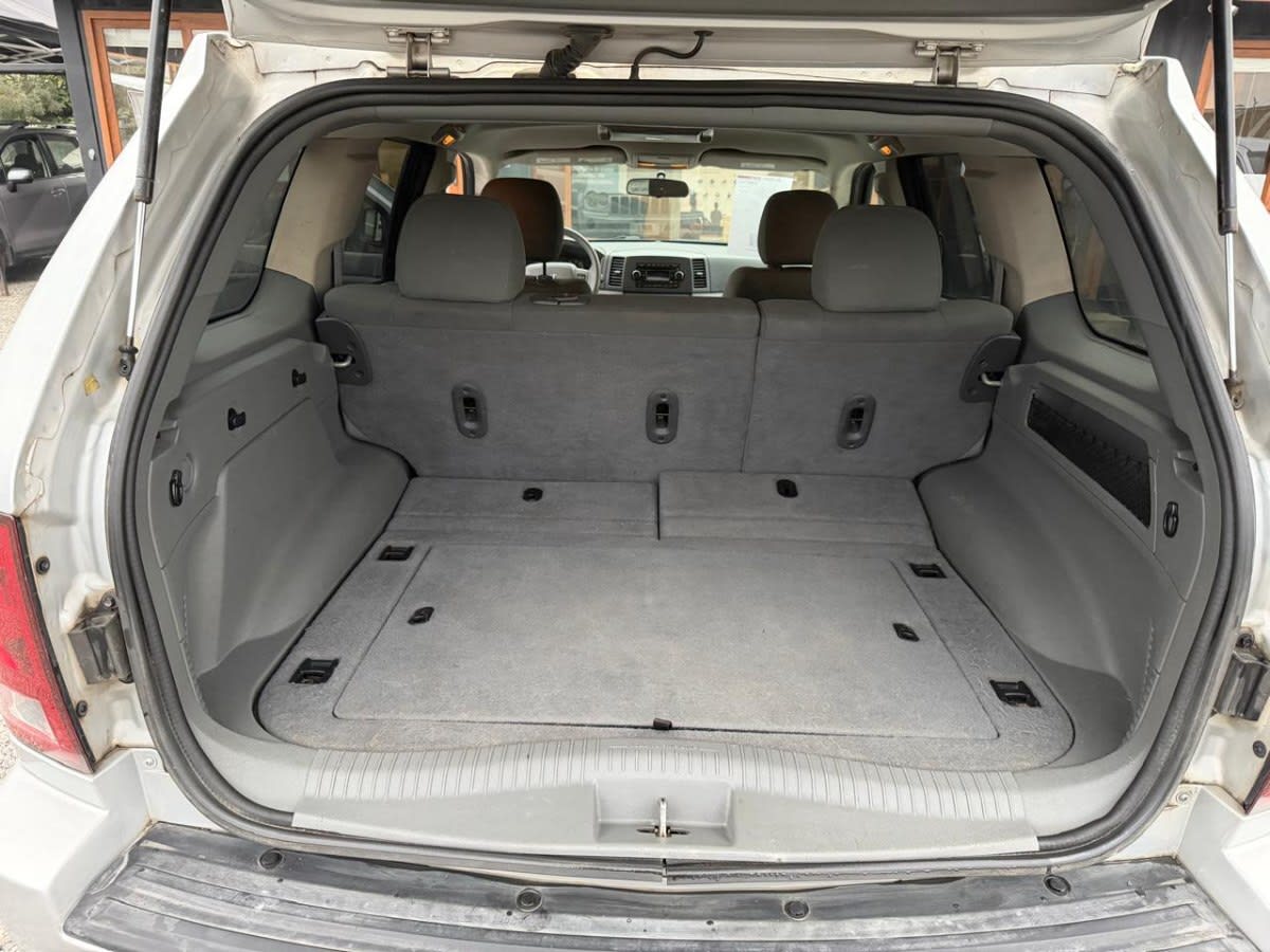 Jeep Grand Cherokee Laredo 3.7 4x4 año 2006
