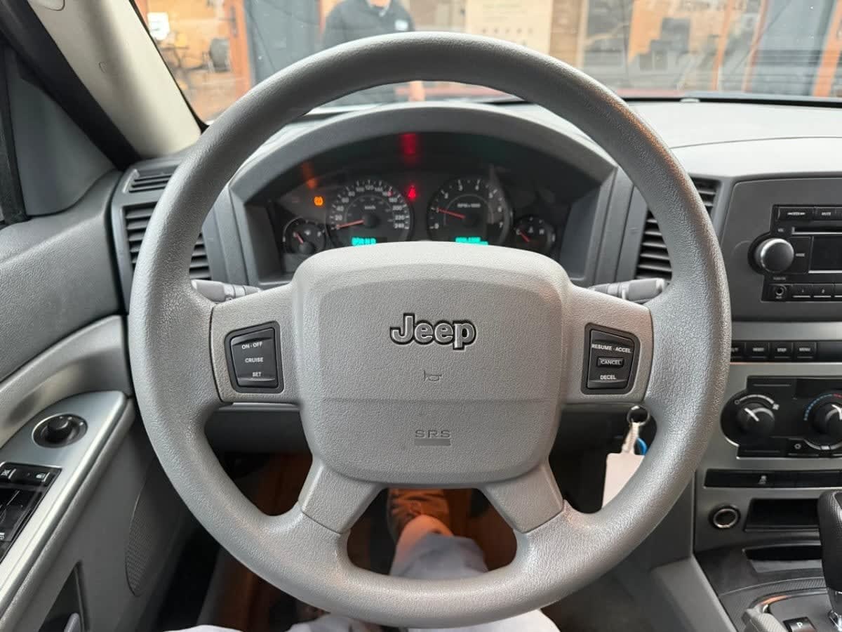 Jeep Grand Cherokee Laredo 3.7 4x4 año 2006