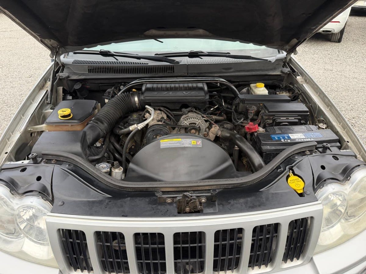 Jeep Grand Cherokee Laredo 3.7 4x4 año 2006