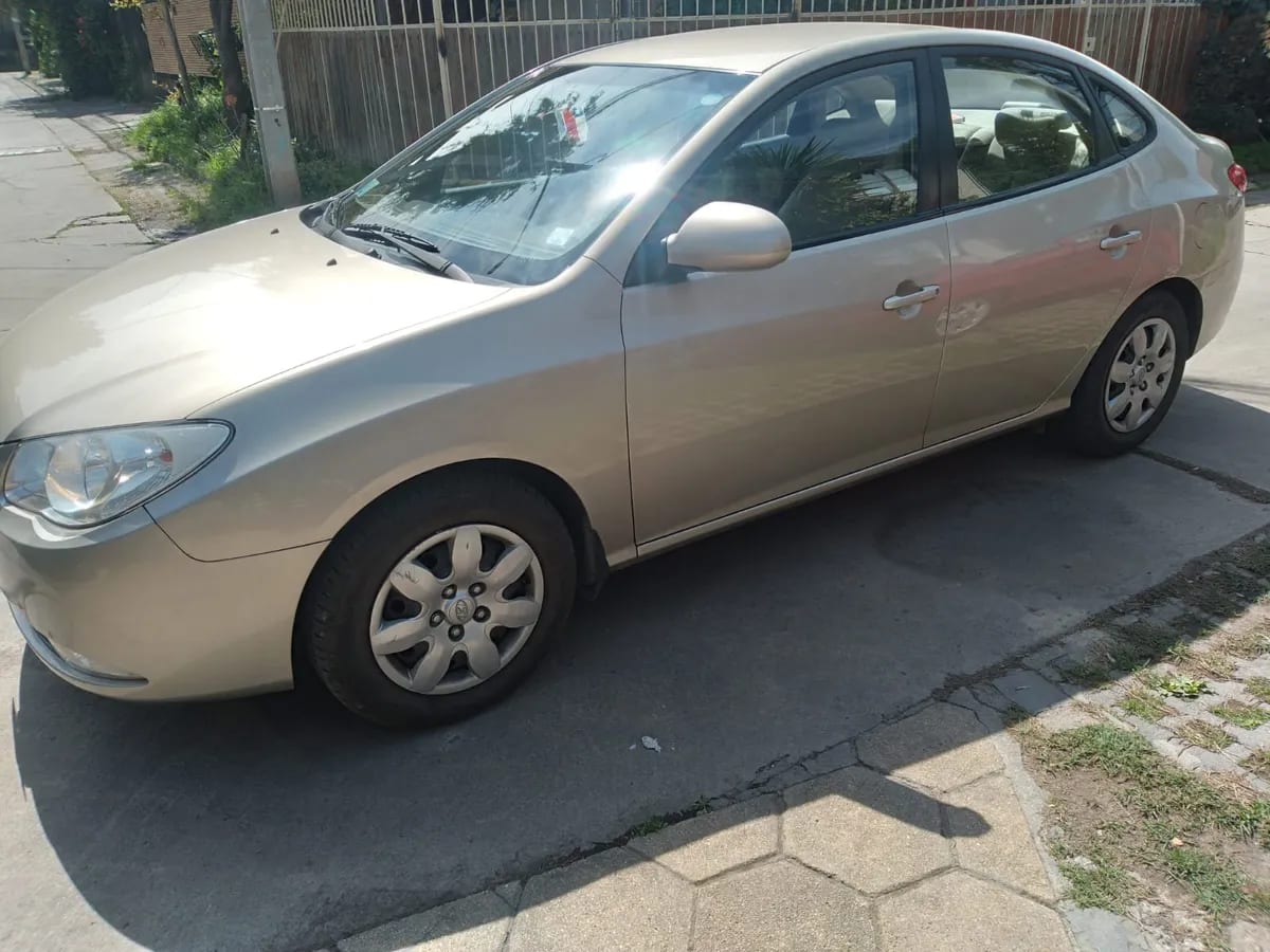 HYUNDAI ELANTRA 1.6 F/l Gls Mt Ac año 2007