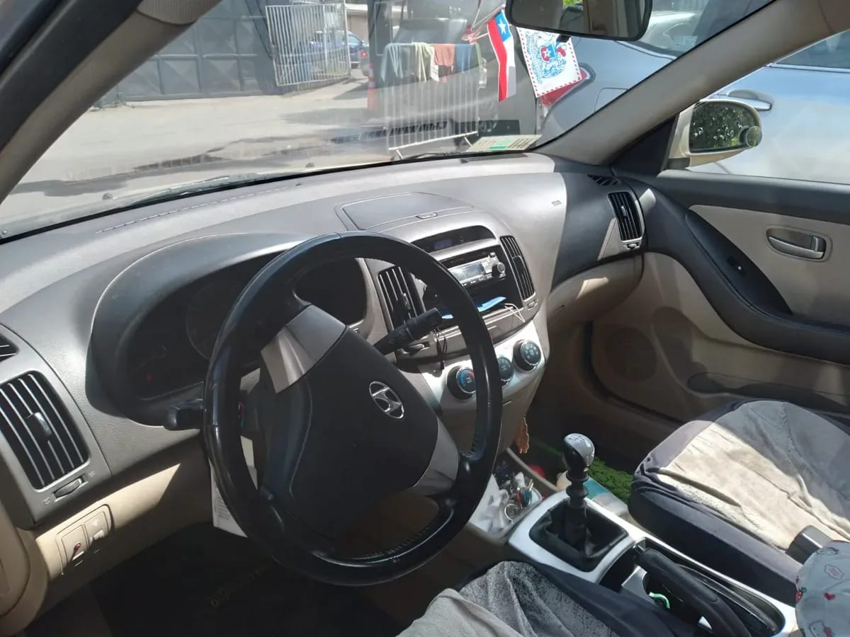 HYUNDAI ELANTRA 1.6 F/l Gls Mt Ac año 2007