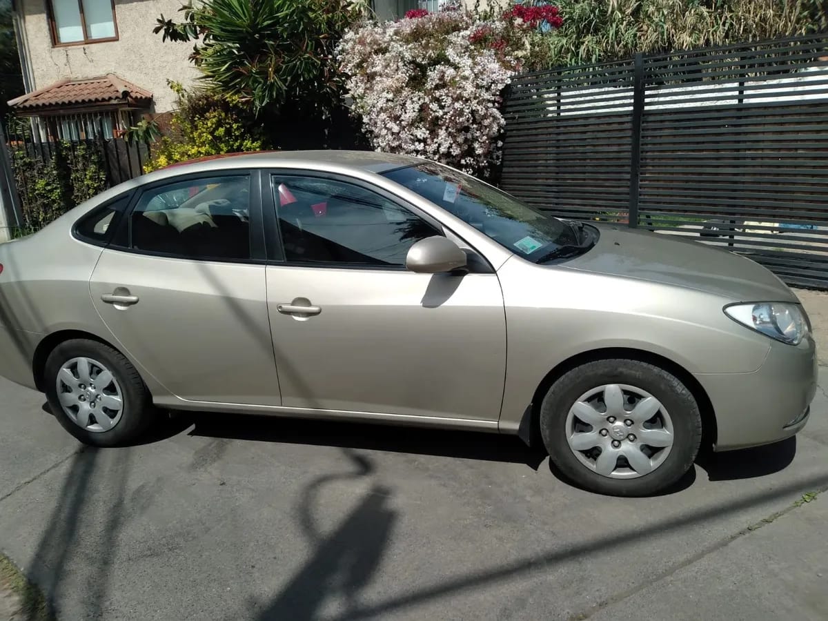 HYUNDAI ELANTRA 1.6 F/l Gls Mt Ac año 2007
