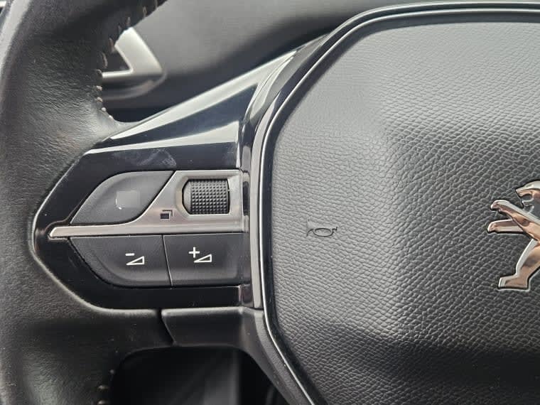 Peugeot 3008 1.5 Active Bluehdi 130 Mt Diesel año 2023