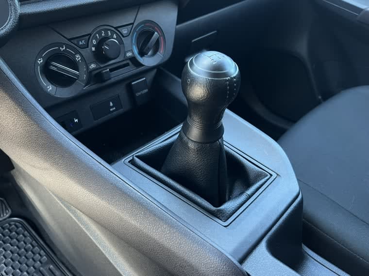 Toyota Yaris 1.5l I Mt año 2025