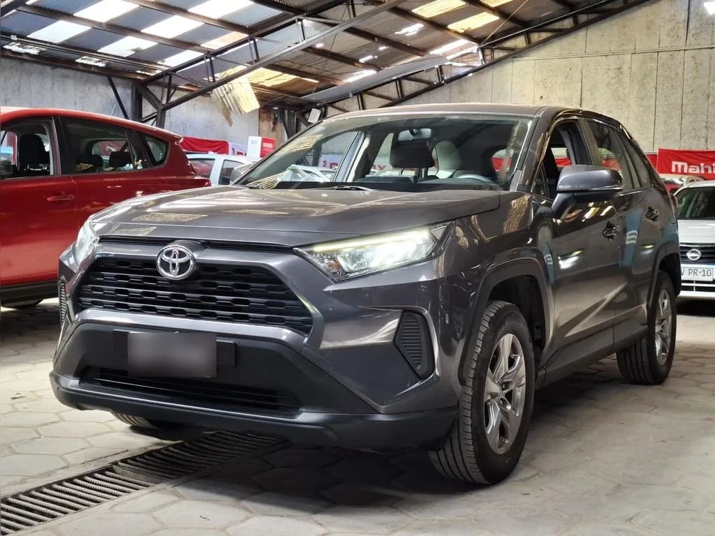Toyota Rav4 2.0 Le Mt año 2024