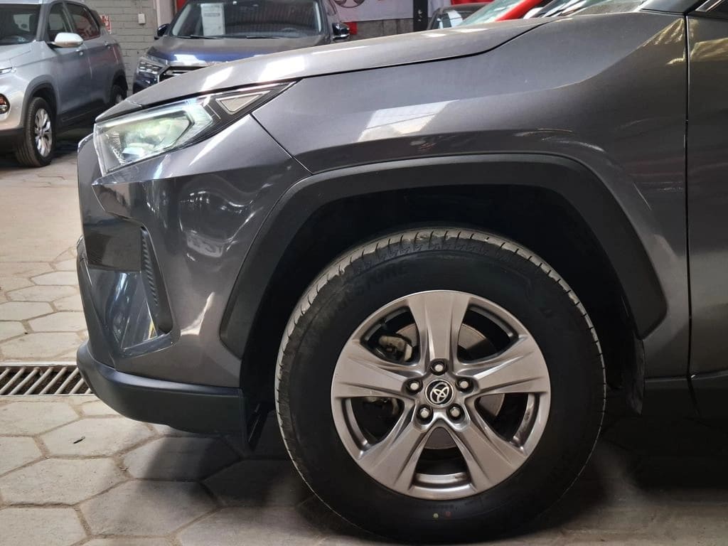 Toyota Rav4 2.0 Le Mt año 2024