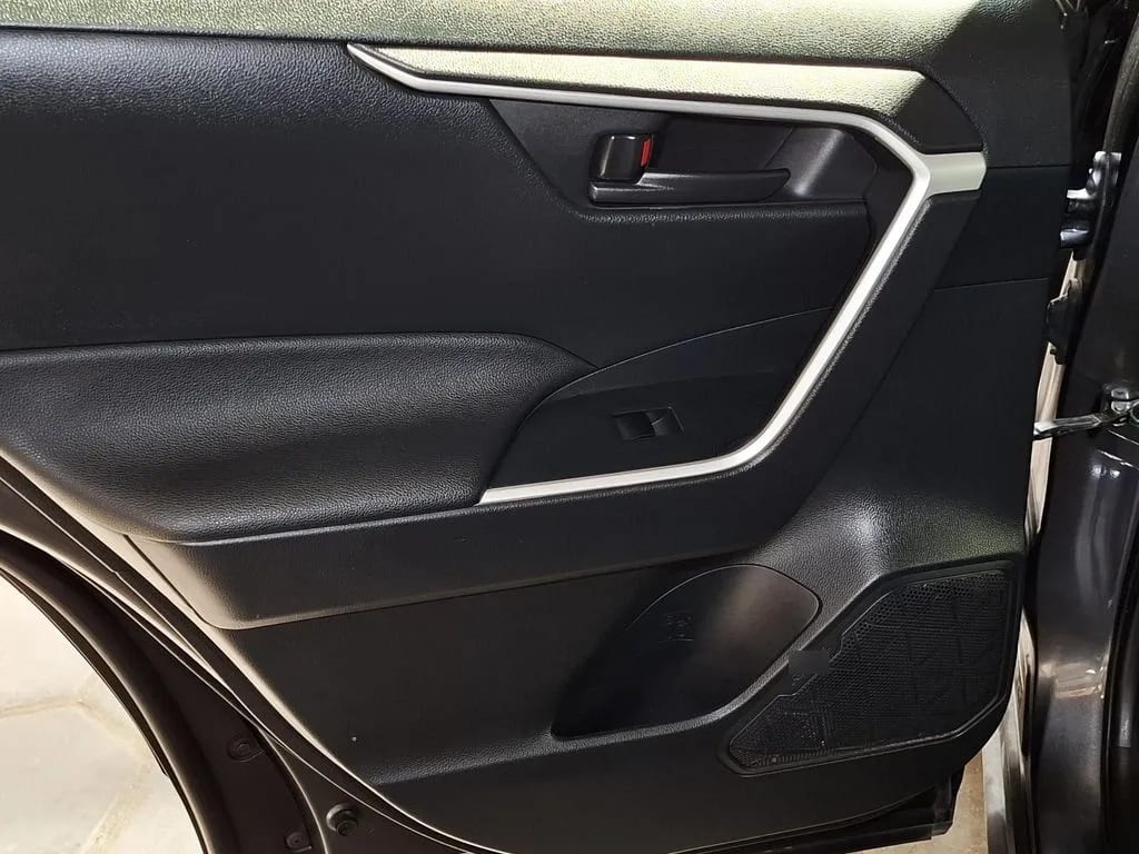 Toyota Rav4 2.0 Le Mt año 2024