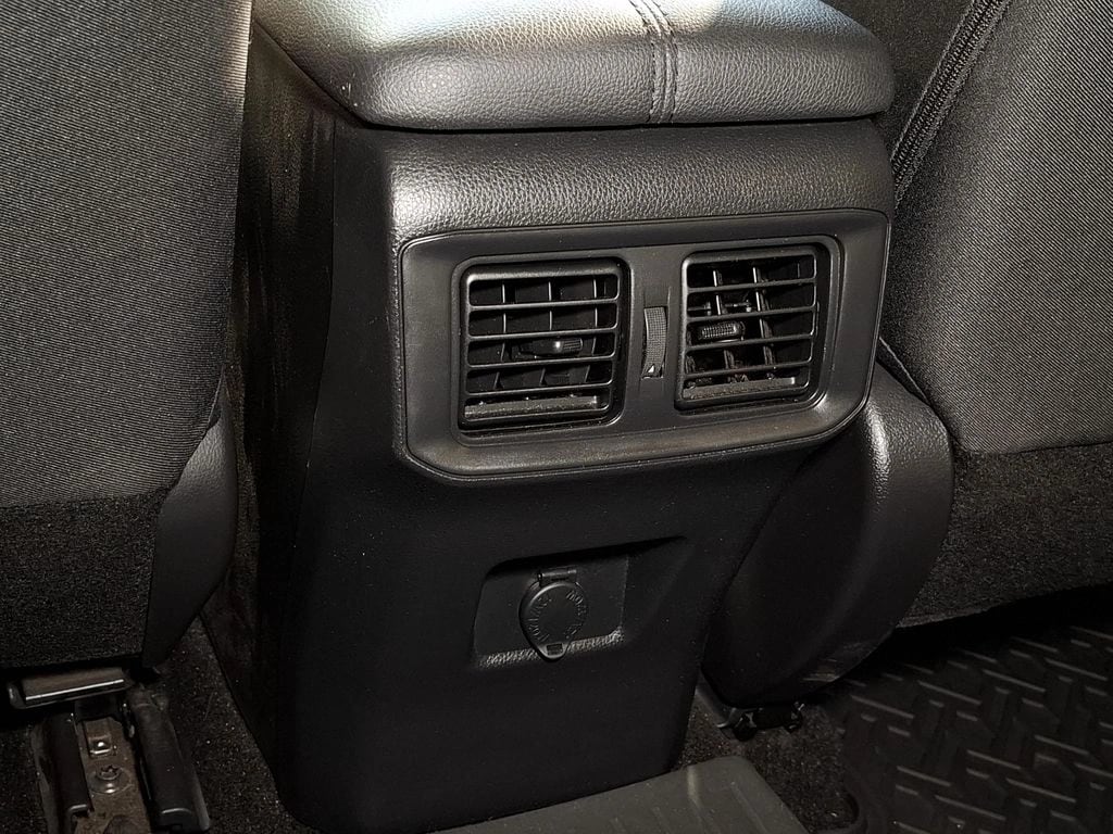 Toyota Rav4 2.0 Le Mt año 2024