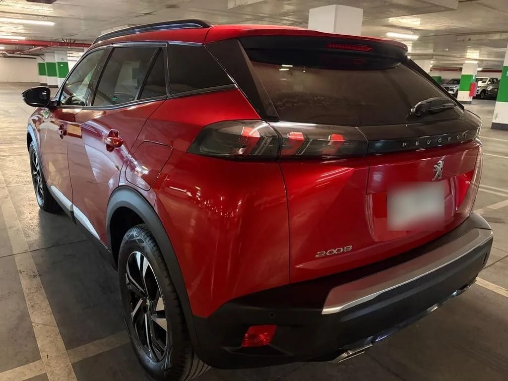Peugeot 2008 Allure Pack 130 Eat8 1.2 Aut año 2023