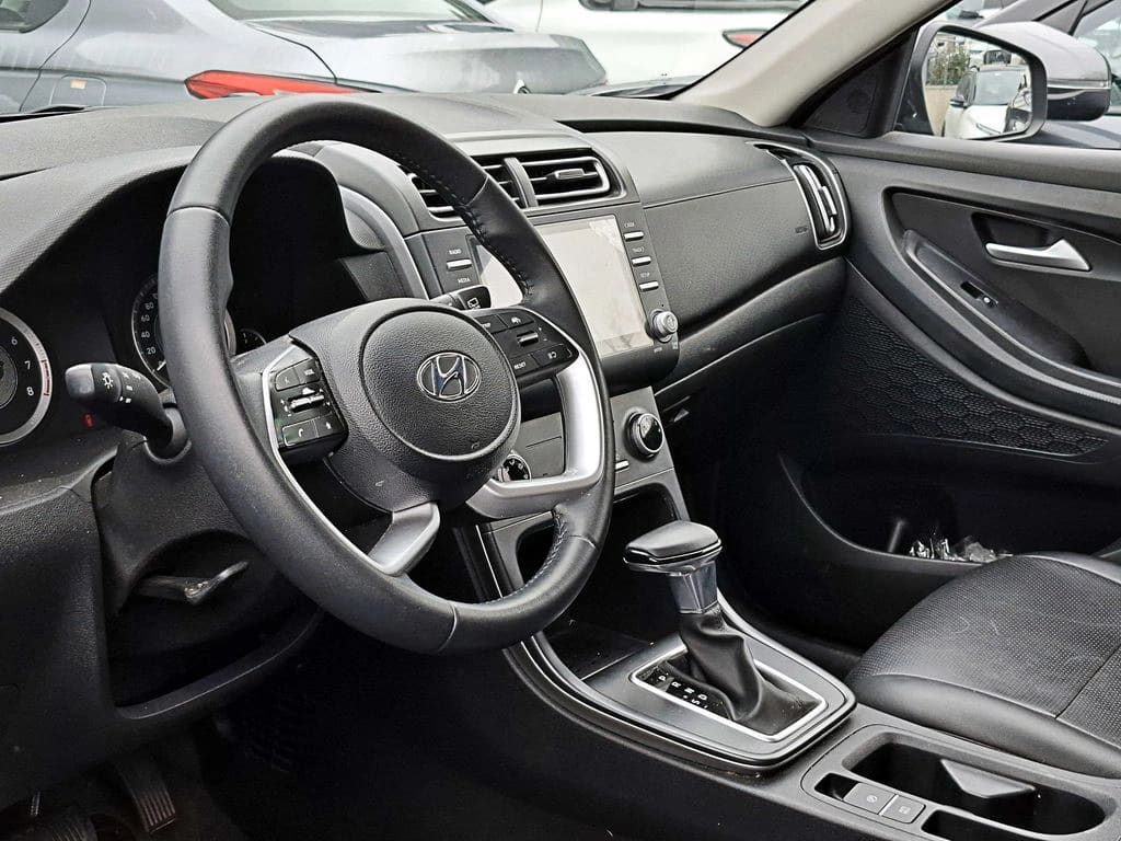 Hyundai Creta 1.5 Plus 4x2 Cvt At 5p año 2024