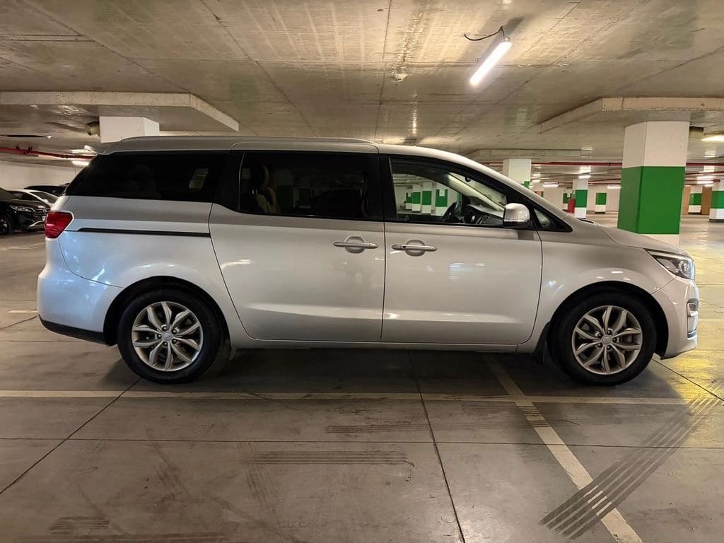 Kia Grand Carnival Ex 3.3 Aut año 2019