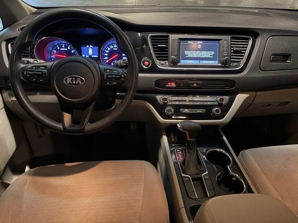 Kia Grand Carnival Ex 3.3 Aut año 2019