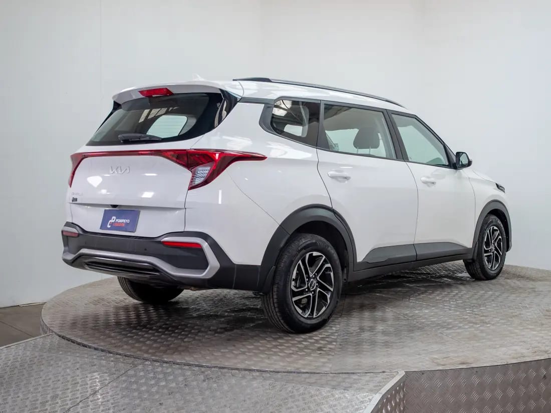 Kia Carens 1.5 T Ex At año 2025