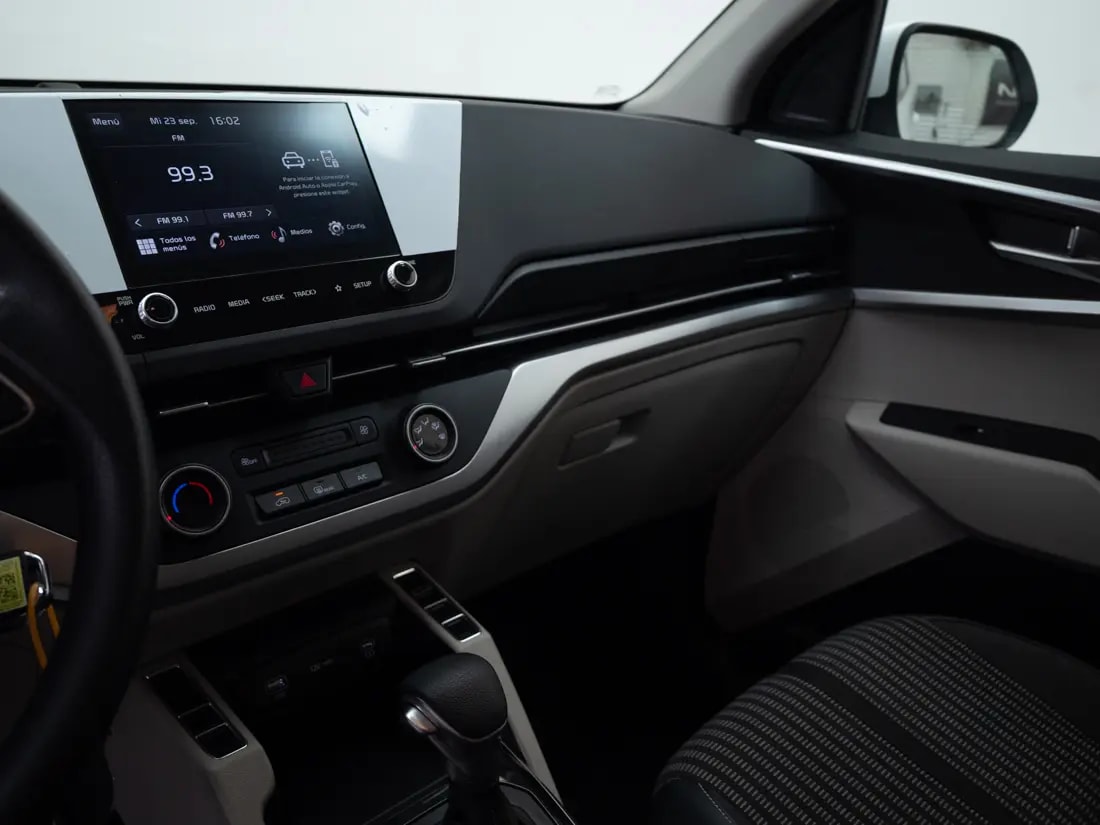 Kia Carens 1.5 T Ex At año 2025