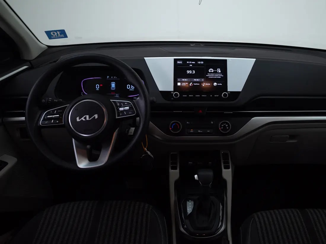 Kia Carens 1.5 T Ex At año 2025