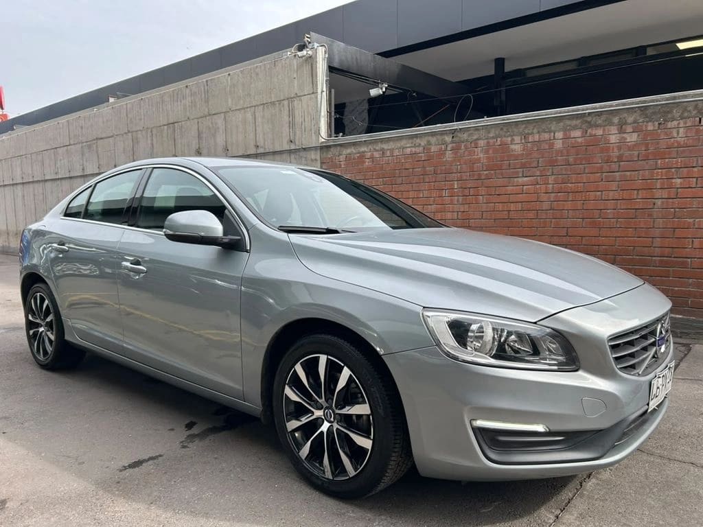 Volvo S60 T3 Comfort At año 2019